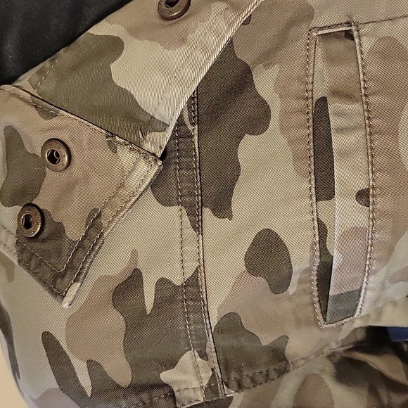 Universal Thread camo size small camo jacket - Picture 5 of 13